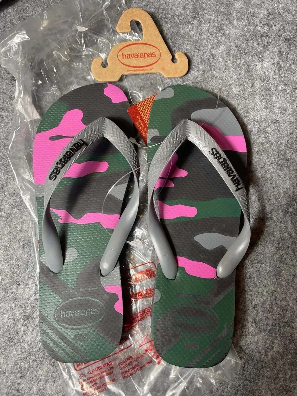 Havaianas Top Camu Flip Flops - Green/Pink/Black Camouflage Pattern